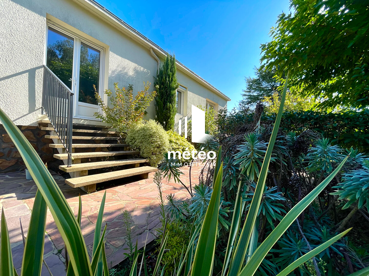 Maison familiale de 130m²  habitable avec 4 chambres – 2 garages – Luçon