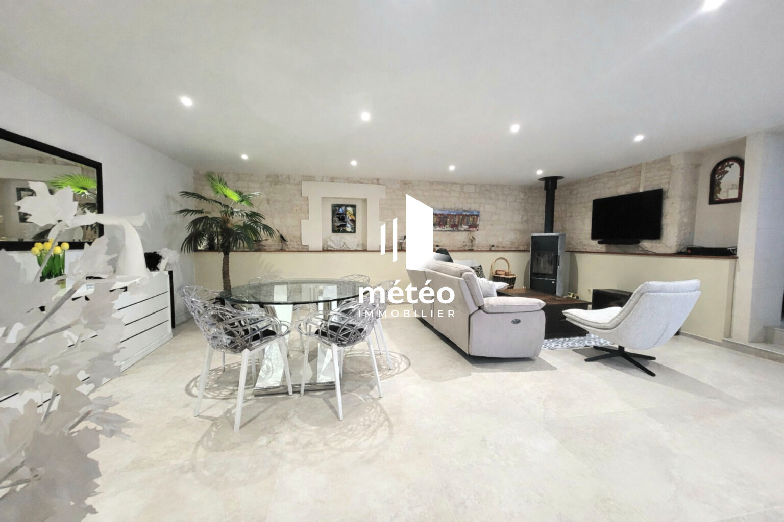 Maison de ville en pierre rénovée – Centre Ville Luçon