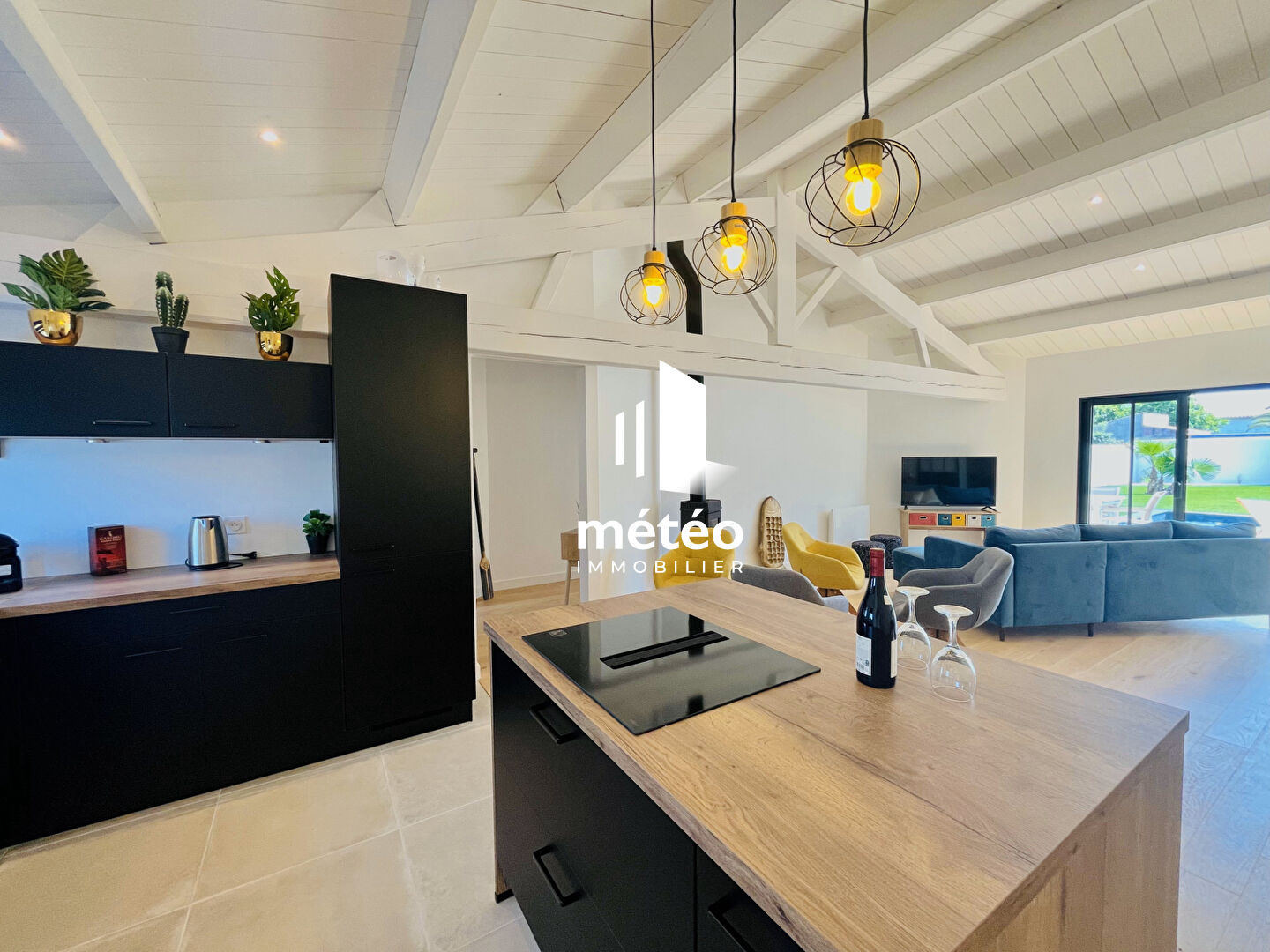 Maison 3 suites, jardin, piscine, garage
