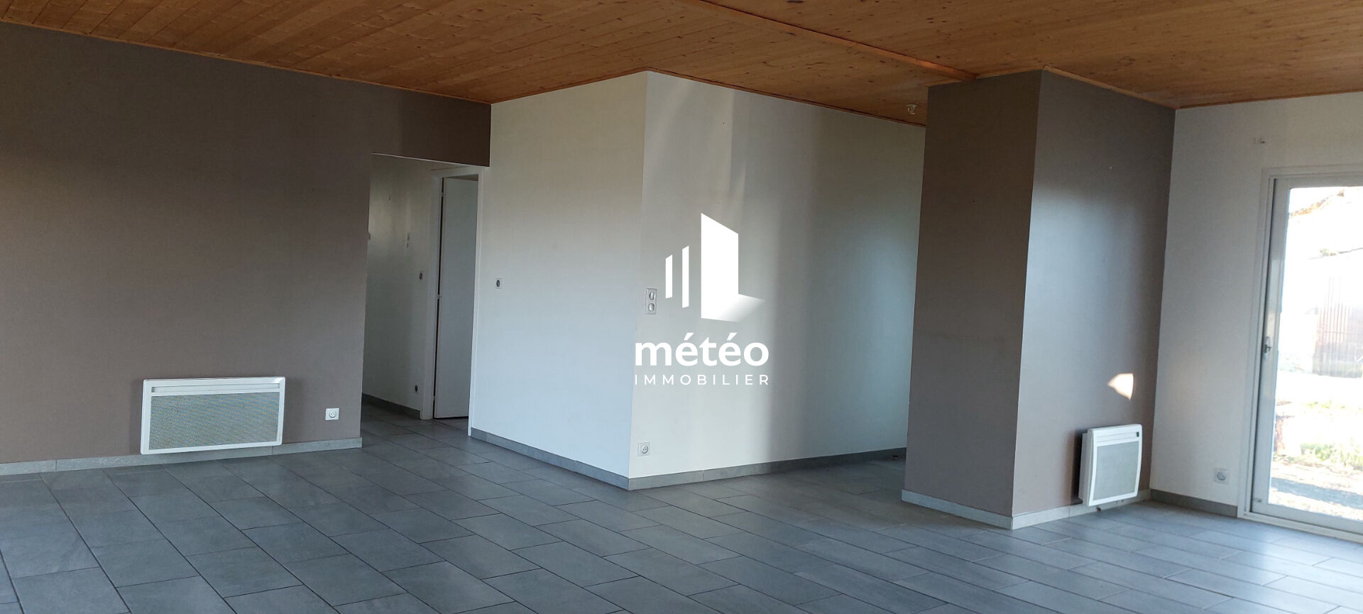 BELLE MAISON actuellement louée jusqu’en décembre 2026