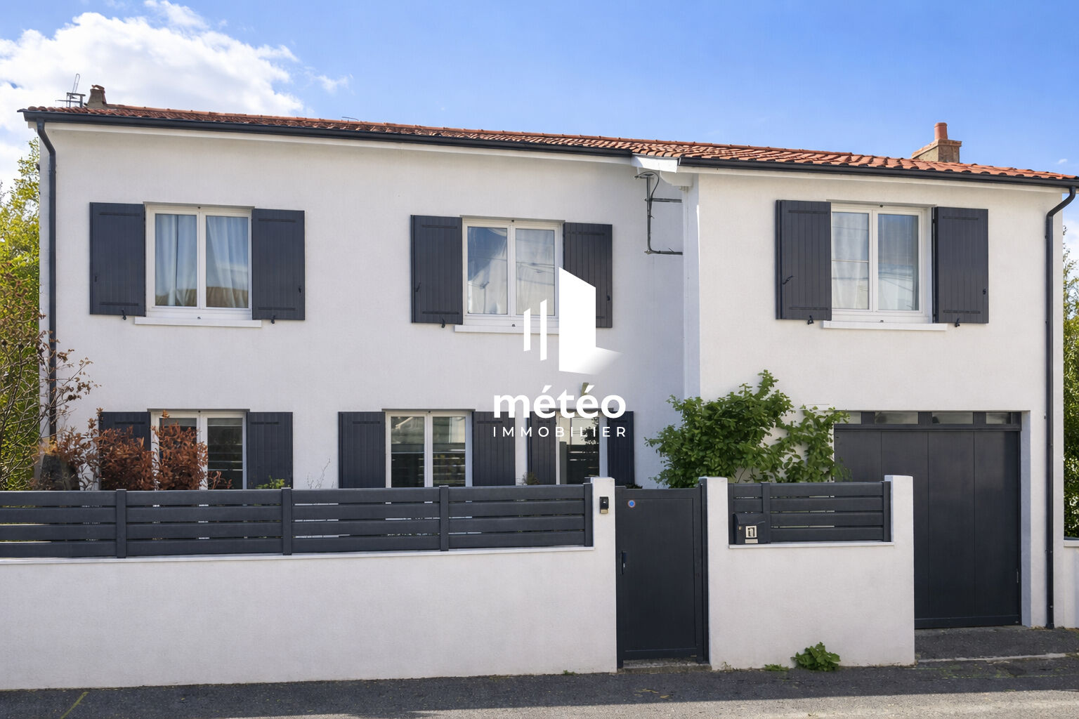 Maison centre-ville à deux pas de la plage avec garage et terrasses