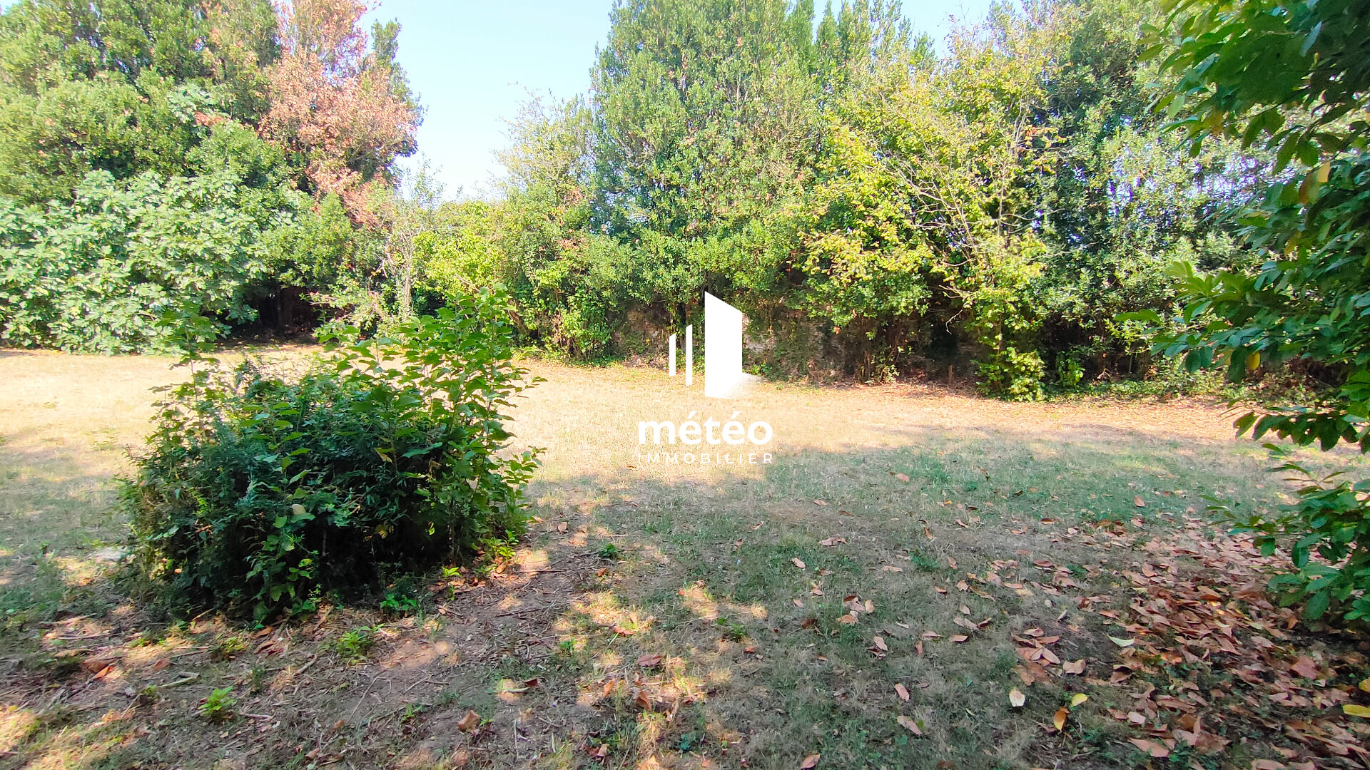 Terrain ANGLES – 1043m²