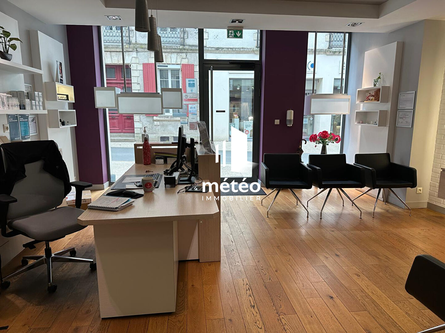 Local commercial Lucon 49 m2